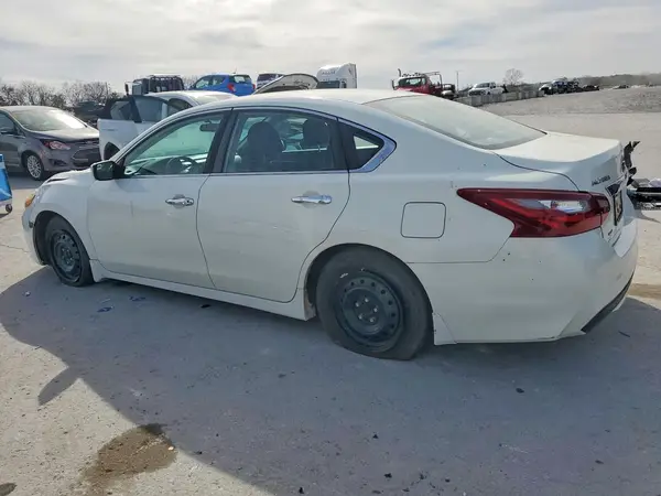 1N4AL3AP2JC101197 2018 NISSAN ALTIMA - Image 2