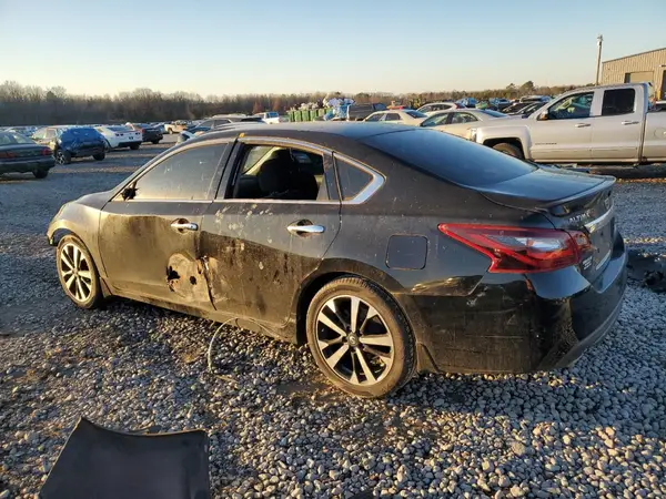 1N4AL3AP2JC101877 2018 NISSAN ALTIMA - Image 2
