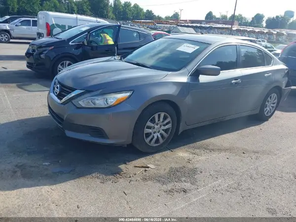 1N4AL3AP2JC102785 2018 NISSAN ALTIMA - Image 2