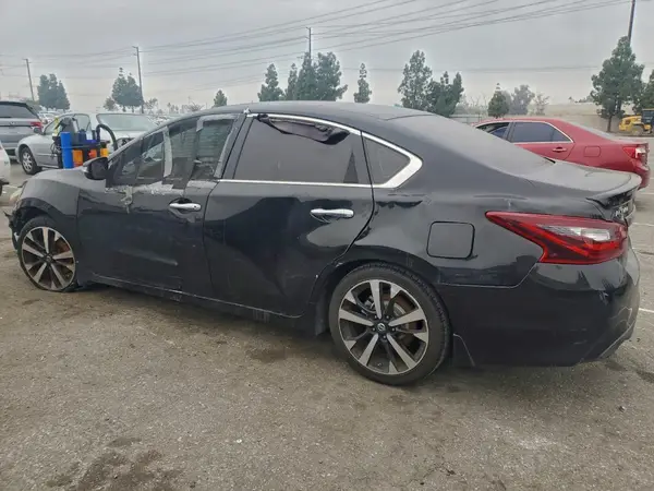 1N4AL3AP2JC104312 2018 NISSAN ALTIMA - Image 2