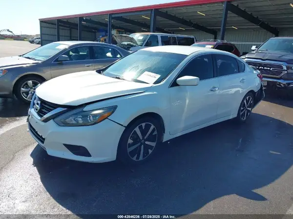 1N4AL3AP2JC113043 2018 NISSAN ALTIMA - Image 2