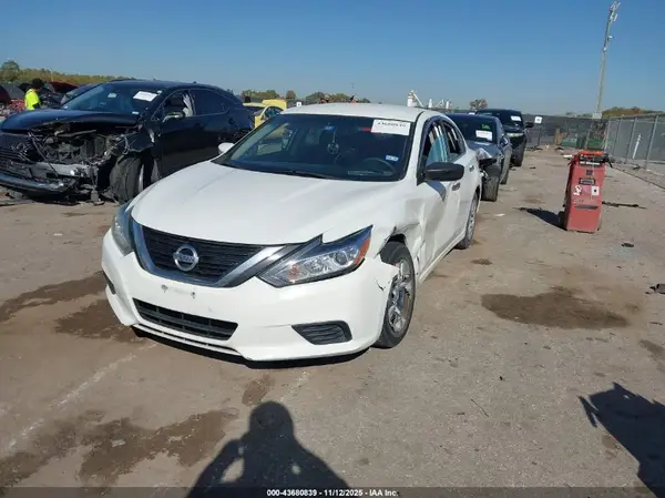 1N4AL3AP2JC117027 2018 NISSAN ALTIMA - Image 2