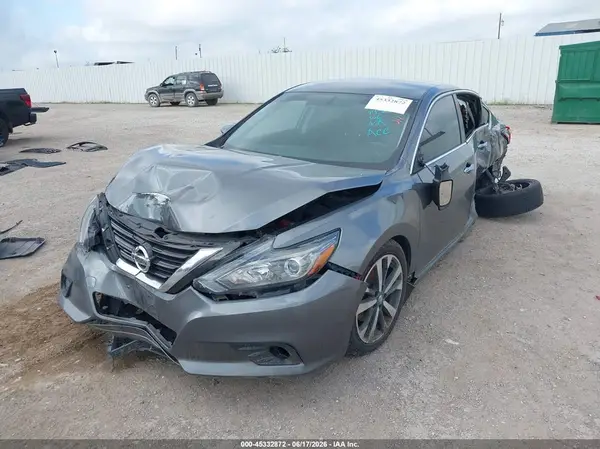1N4AL3AP2JC118274 2018 NISSAN ALTIMA - Image 2
