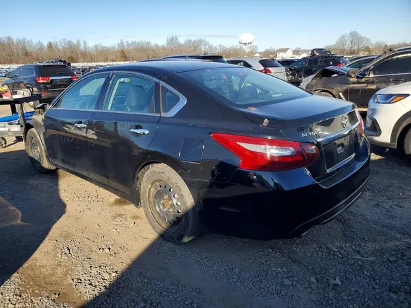 1N4AL3AP2JC123572 2018 NISSAN ALTIMA - Image 2