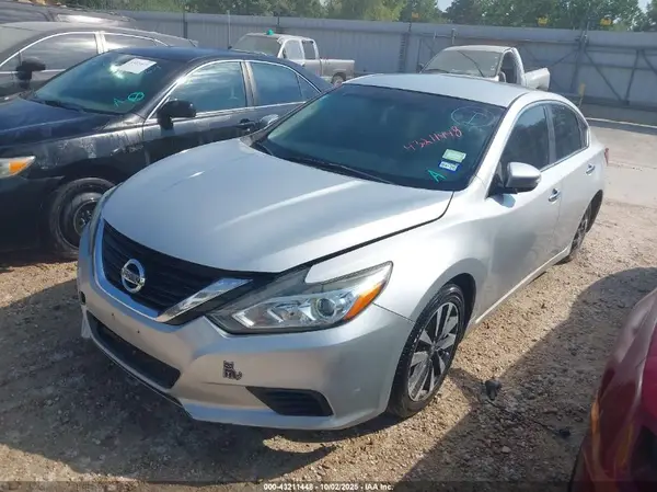 1N4AL3AP2JC126827 2018 NISSAN ALTIMA - Image 2