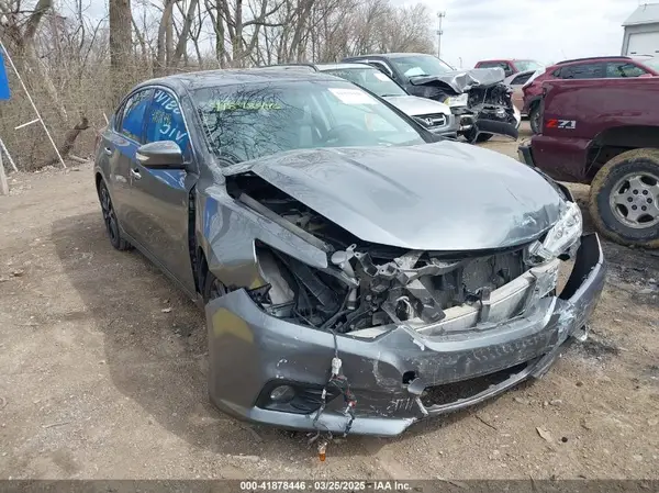 1N4AL3AP2JC129145 2018 NISSAN ALTIMA - Image 1