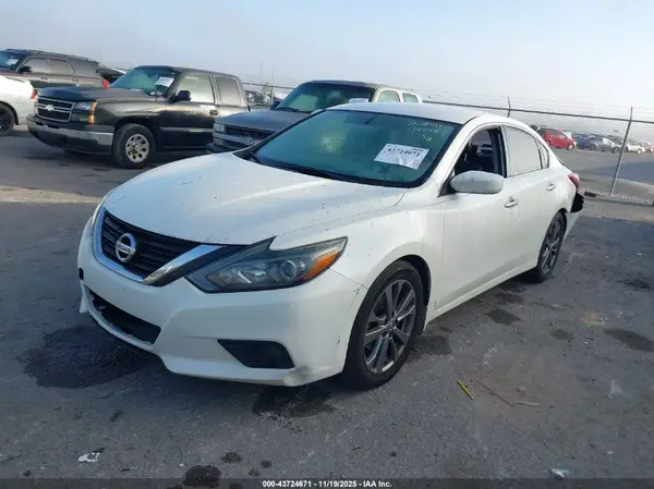 1N4AL3AP2JC134779 2018 NISSAN ALTIMA - Image 2