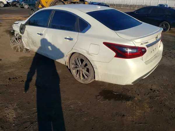1N4AL3AP2JC136435 2018 NISSAN ALTIMA - Image 2