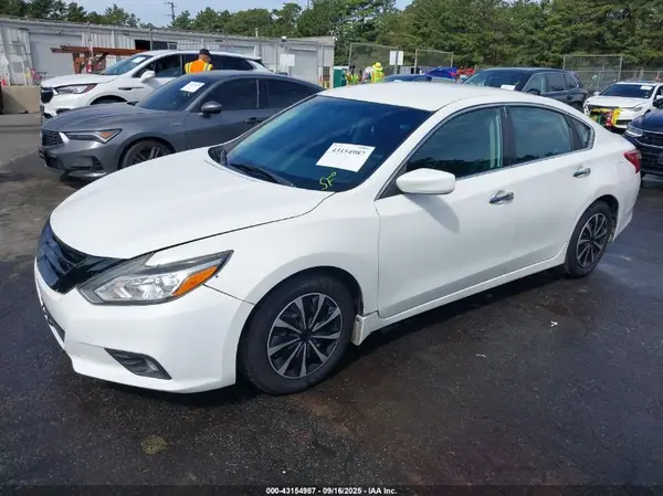 1N4AL3AP2JC136581 2018 NISSAN ALTIMA - Image 2