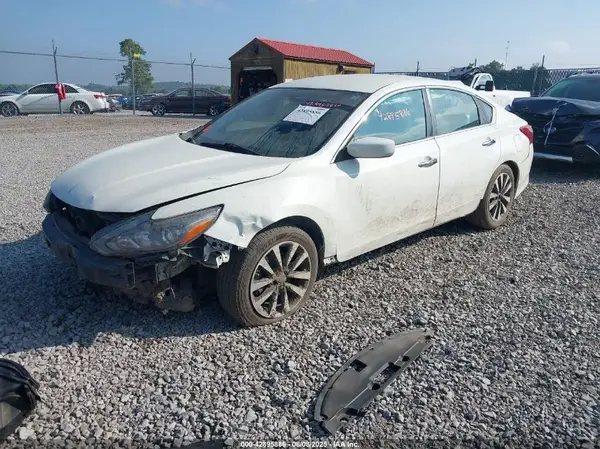 1N4AL3AP2JC140596 2018 NISSAN ALTIMA - Image 2