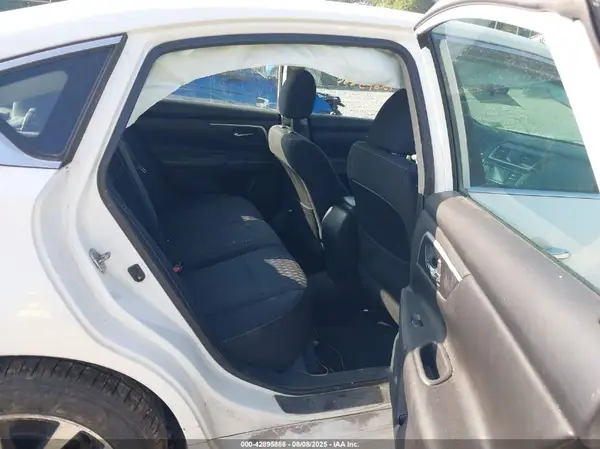 1N4AL3AP2JC140596 2018 NISSAN ALTIMA - Image 8