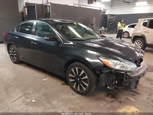 1N4AL3AP2JC142302 2018 NISSAN ALTIMA - Image 1