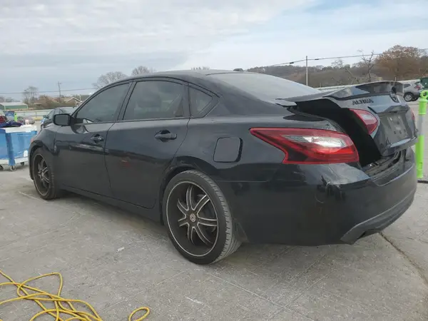 1N4AL3AP2JC143465 2018 NISSAN ALTIMA - Image 2