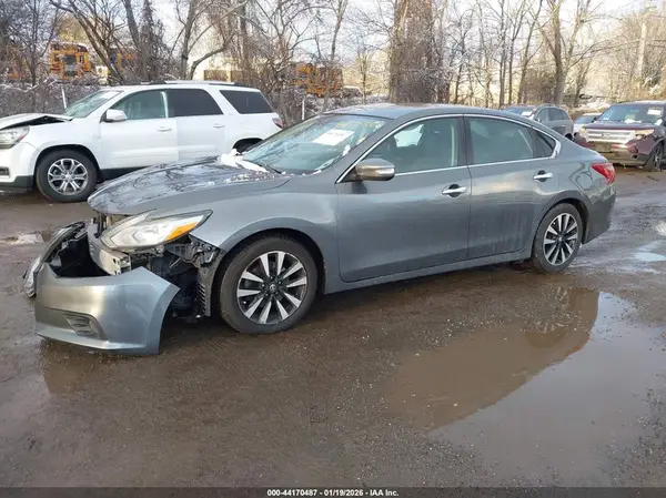 1N4AL3AP2JC145071 2018 NISSAN ALTIMA - Image 2