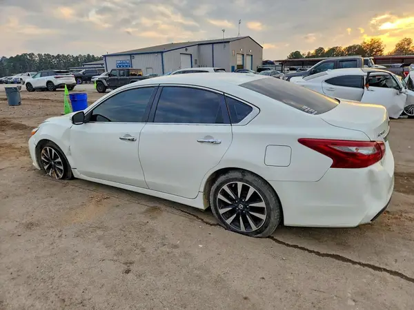 1N4AL3AP2JC146494 2018 NISSAN ALTIMA - Image 2