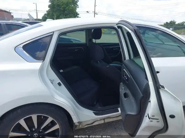 1N4AL3AP2JC153817 2018 NISSAN ALTIMA - Image 8