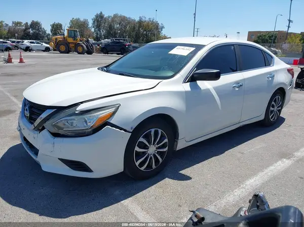 1N4AL3AP2JC157723 2018 NISSAN ALTIMA - Image 2