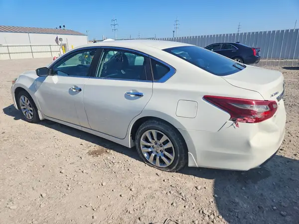 1N4AL3AP2JC157883 2018 NISSAN ALTIMA - Image 2