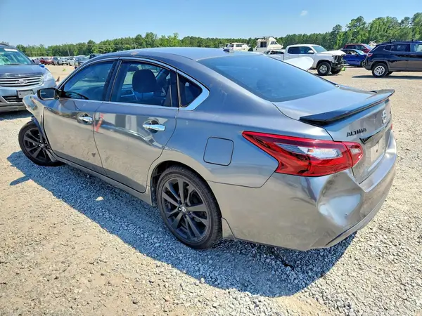 1N4AL3AP2JC160749 2018 NISSAN ALTIMA - Image 2