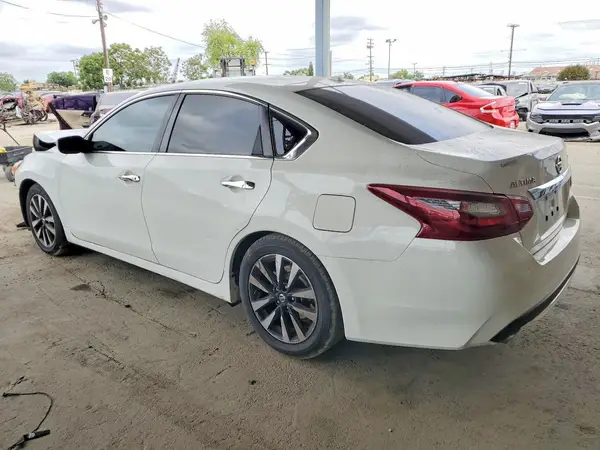 1N4AL3AP2JC163750 2018 NISSAN ALTIMA - Image 2