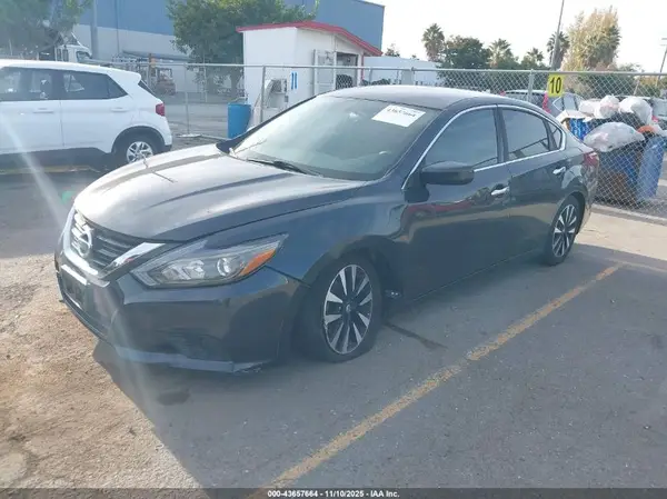 1N4AL3AP2JC165059 2018 NISSAN ALTIMA - Image 2