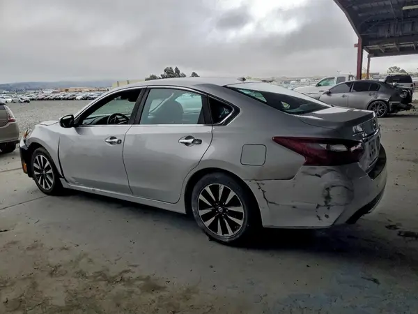 1N4AL3AP2JC167099 2018 NISSAN ALTIMA - Image 2