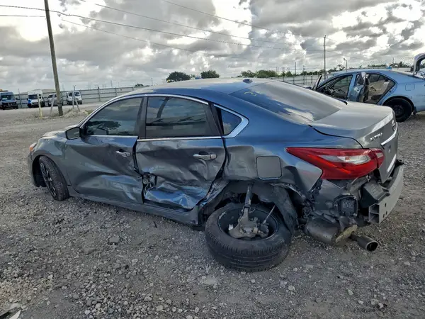 1N4AL3AP2JC168883 2018 NISSAN ALTIMA - Image 2