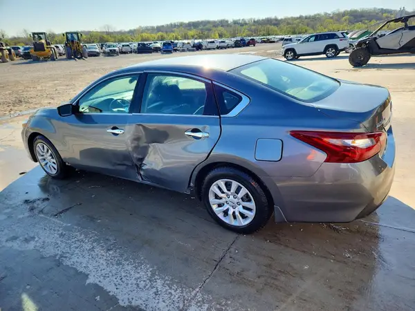 1N4AL3AP2JC169967 2018 NISSAN ALTIMA - Image 2