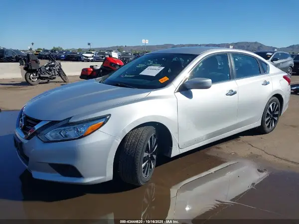 1N4AL3AP2JC175042 2018 NISSAN ALTIMA - Image 2