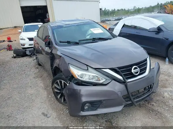 1N4AL3AP2JC182301 2018 NISSAN ALTIMA - Image 1