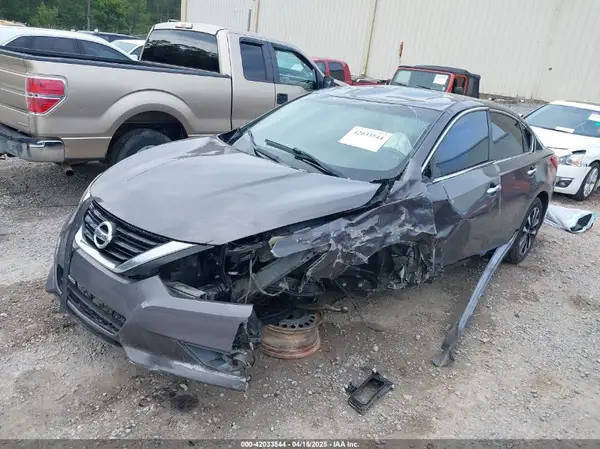 1N4AL3AP2JC182301 2018 NISSAN ALTIMA - Image 2