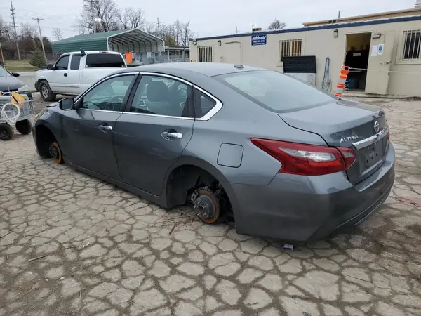 1N4AL3AP2JC182332 2018 NISSAN ALTIMA - Image 2