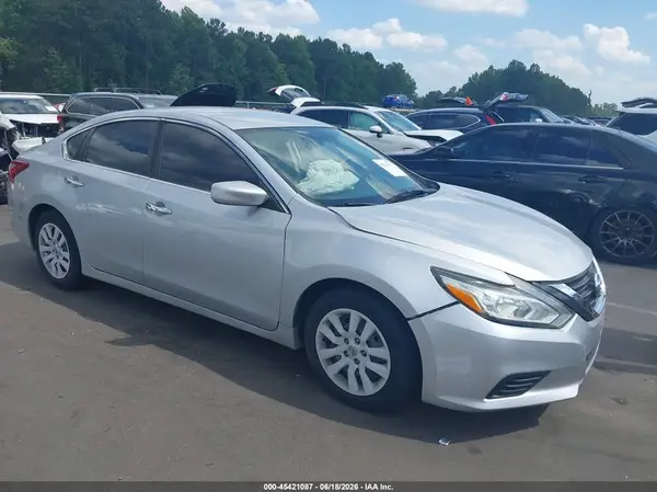 1N4AL3AP2JC184808 2018 NISSAN ALTIMA - Image 1