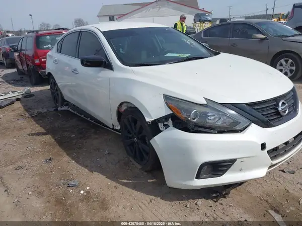 1N4AL3AP2JC188356 2018 NISSAN ALTIMA - Image 1