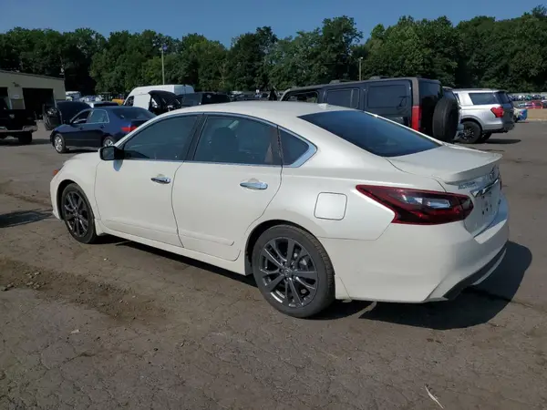 1N4AL3AP2JC198112 2018 NISSAN ALTIMA - Image 2