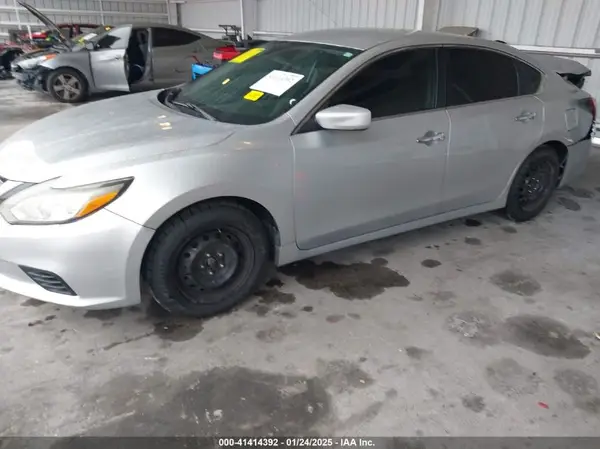 1N4AL3AP2JC199535 2018 NISSAN ALTIMA - Image 2
