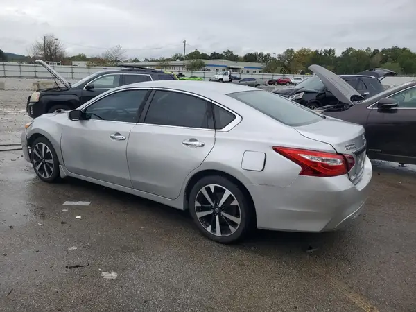 1N4AL3AP2JC199776 2018 NISSAN ALTIMA - Image 2