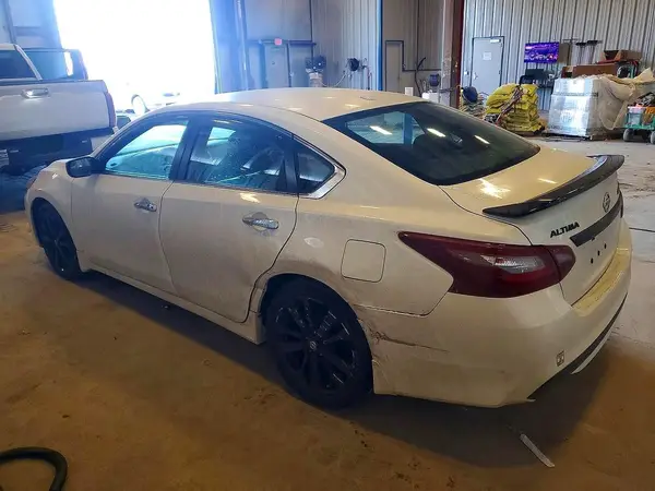 1N4AL3AP2JC203115 2018 NISSAN ALTIMA - Image 2