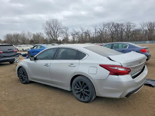 1N4AL3AP2JC205530 2018 NISSAN ALTIMA - Image 2