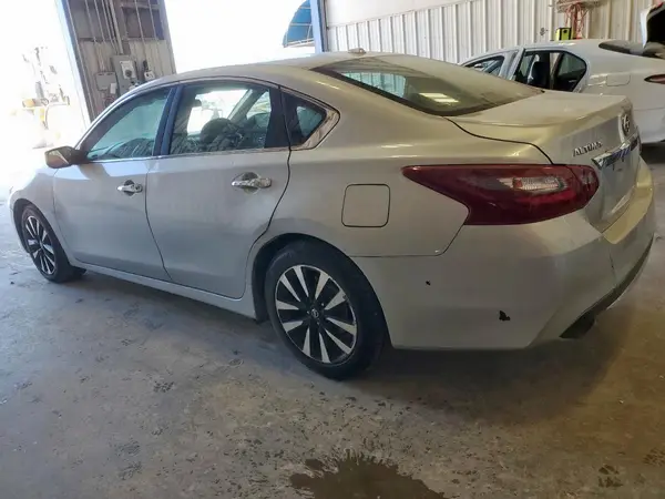 1N4AL3AP2JC208797 2018 NISSAN ALTIMA - Image 2