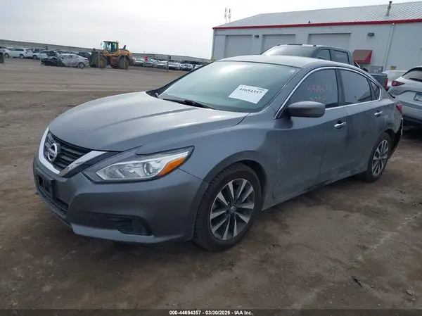 1N4AL3AP2JC210470 2018 NISSAN ALTIMA - Image 2
