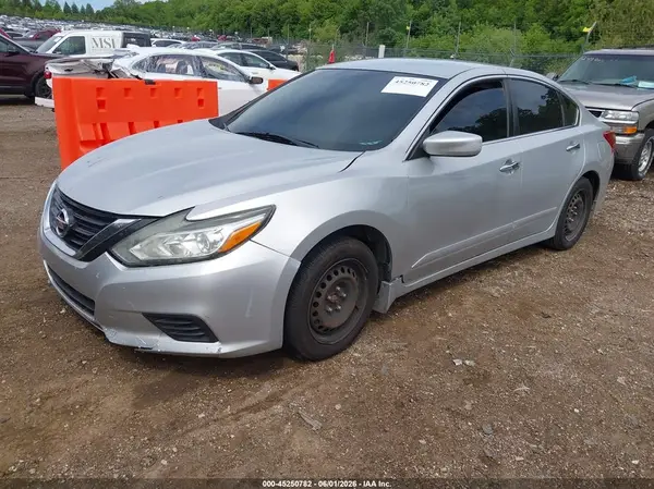 1N4AL3AP2JC210856 2018 NISSAN ALTIMA - Image 2