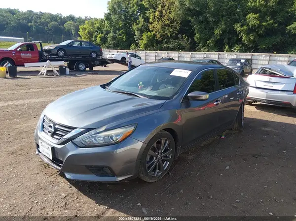 1N4AL3AP2JC211733 2018 NISSAN ALTIMA - Image 2
