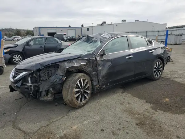 1N4AL3AP2JC212204 2018 NISSAN ALTIMA - Image 1