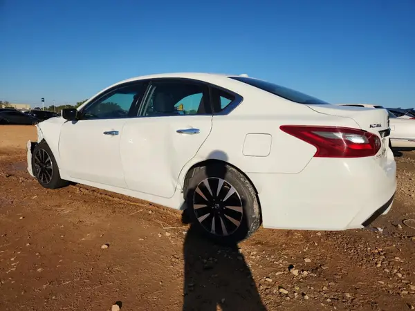 1N4AL3AP2JC212493 2018 NISSAN ALTIMA - Image 2