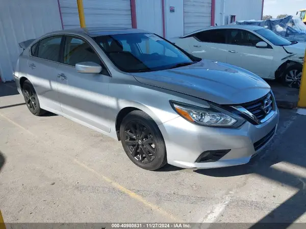 1N4AL3AP2JC214521 2018 NISSAN ALTIMA - Image 1