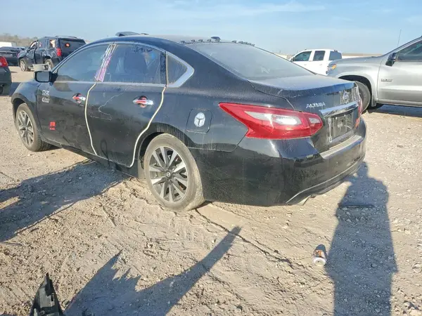 1N4AL3AP2JC215572 2018 NISSAN ALTIMA - Image 2
