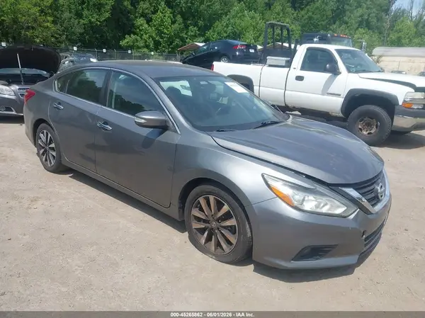 1N4AL3AP2JC215636 2018 NISSAN ALTIMA - Image 1