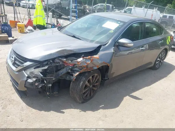 1N4AL3AP2JC215636 2018 NISSAN ALTIMA - Image 2