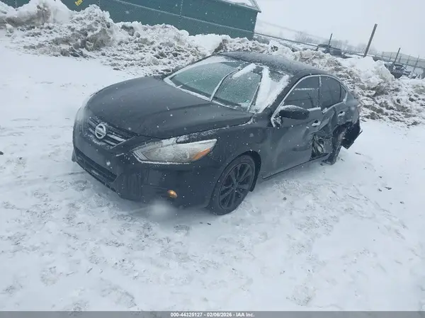 1N4AL3AP2JC219458 2018 NISSAN ALTIMA - Image 2